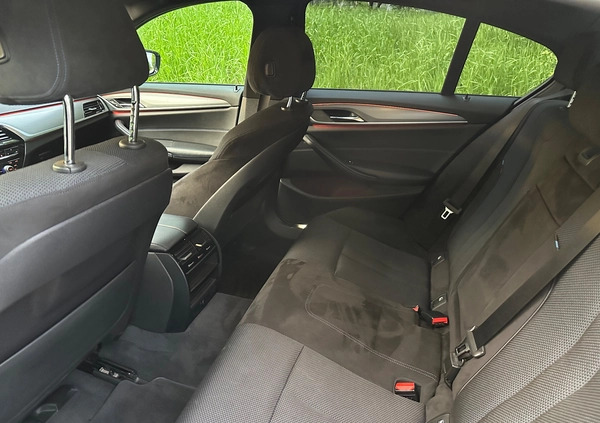 BMW Seria 5 cena 120900 przebieg: 189000, rok produkcji 2017 z Kraków małe 781